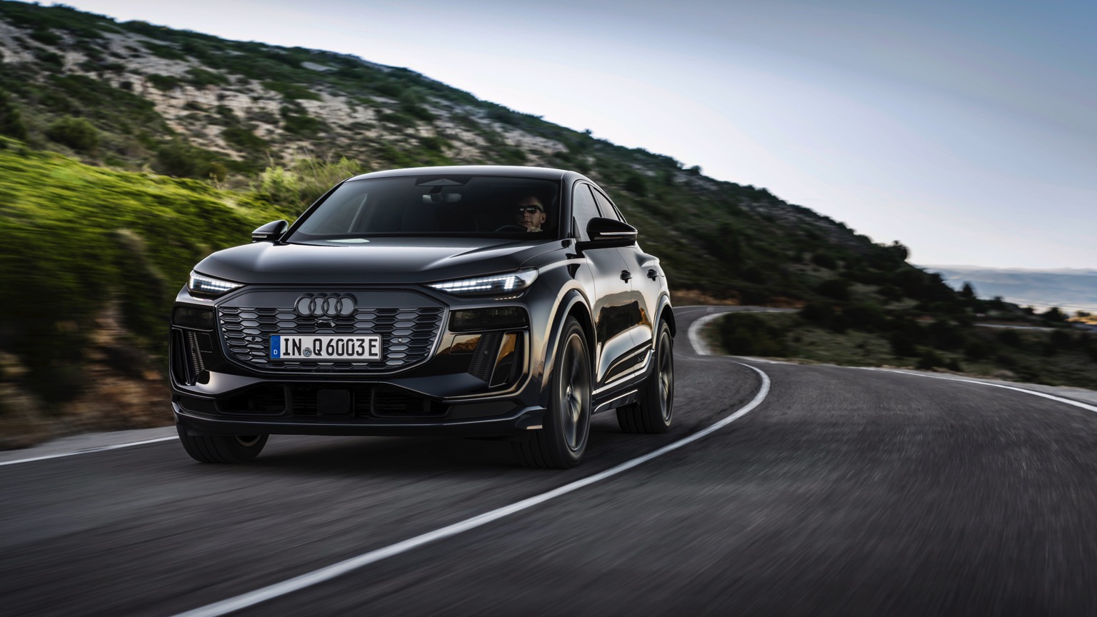 Tapis De Sol Toutes Saisons Audi D'origine Pour SQ6 E-tron (places Avant) - En Caoutchouc Noir, Protection Optimale
