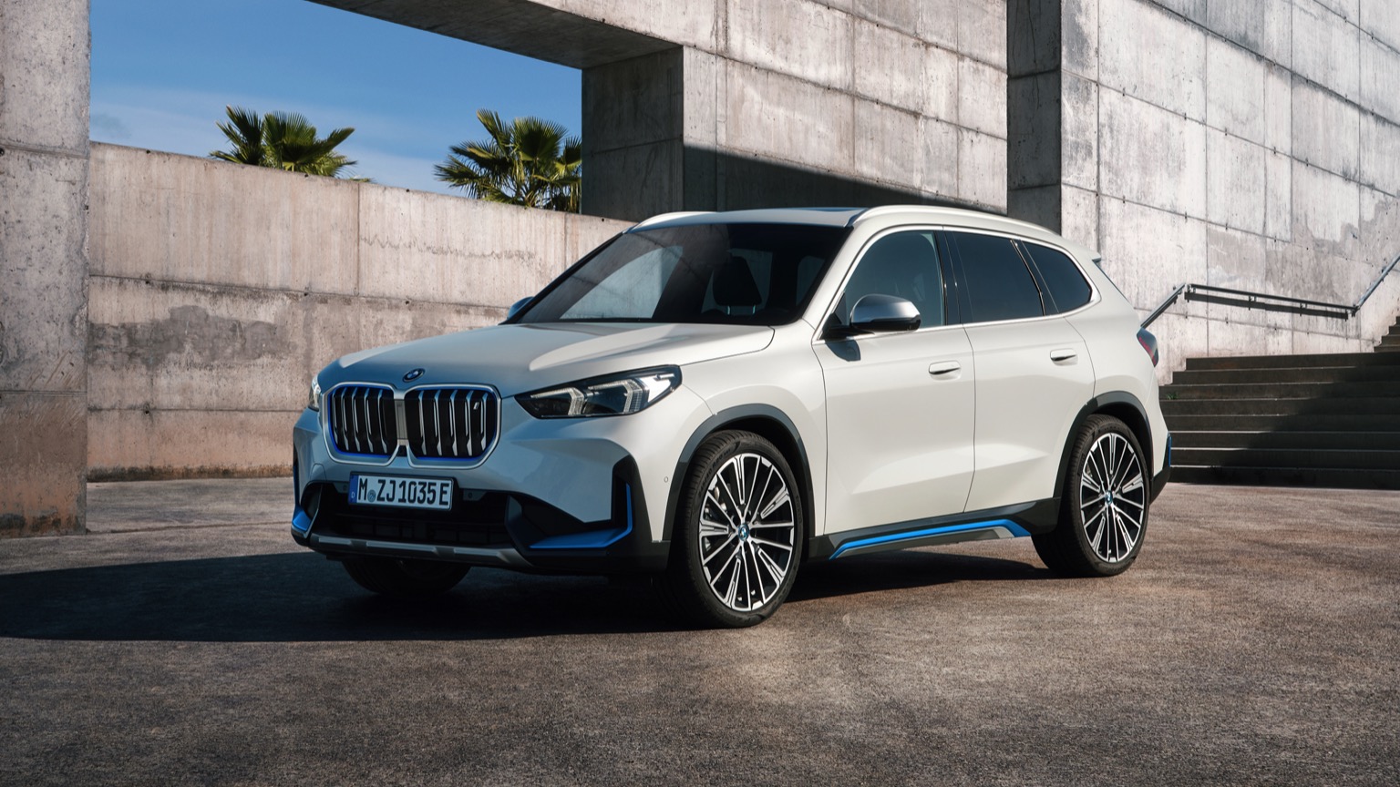 BMW IX1 XDrive30 MY23 25 2022 2026 Price And Specifications EV BMW IX1 XDrive30 MY23 25 2022 2026 Price And Specifications EV