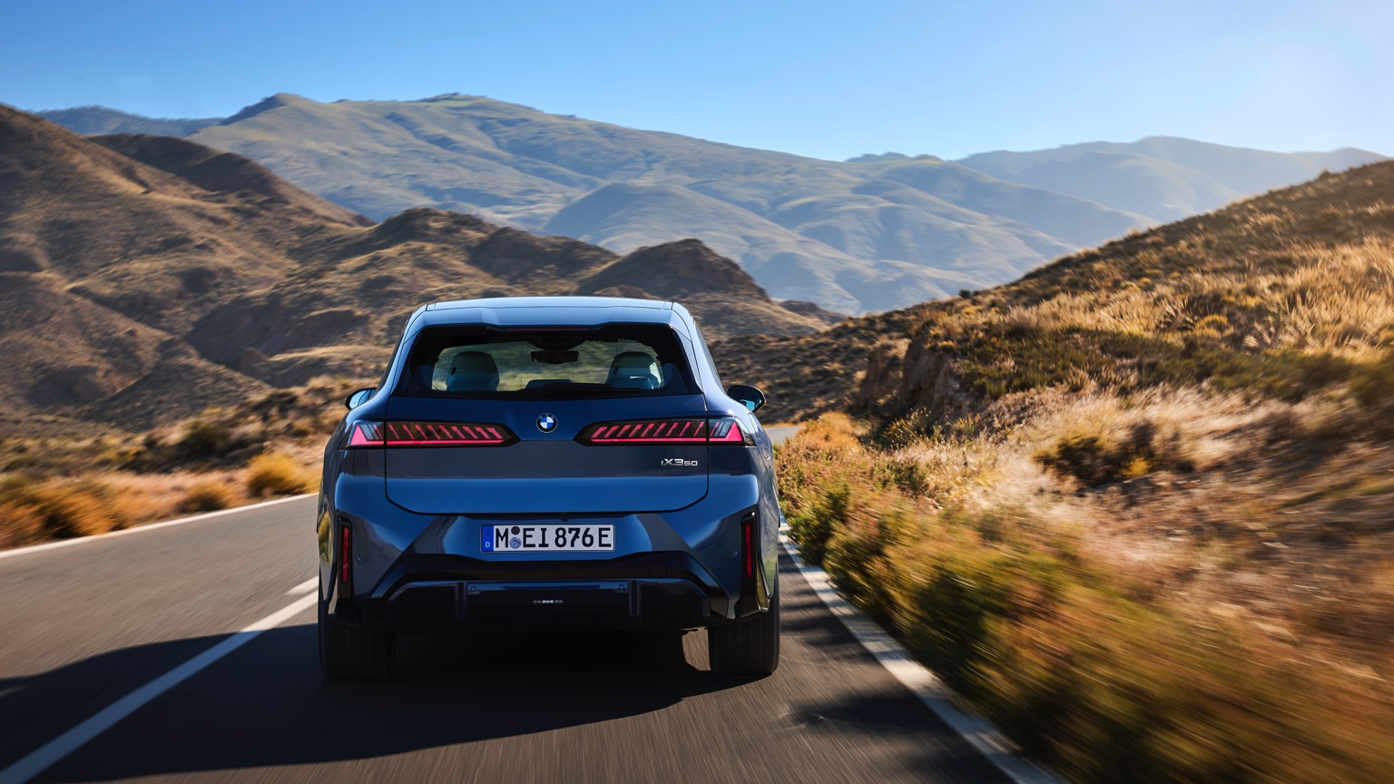 BMW iX3 50 xDrive (09-2025) gallery image