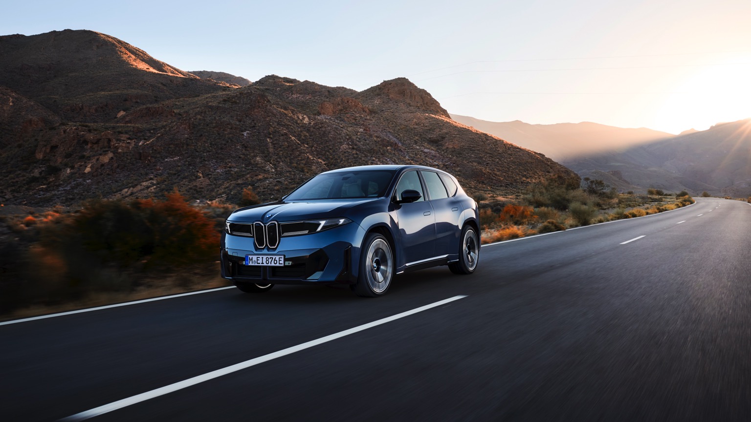 BMW iX3 50 xDrive (09-2025) gallery image