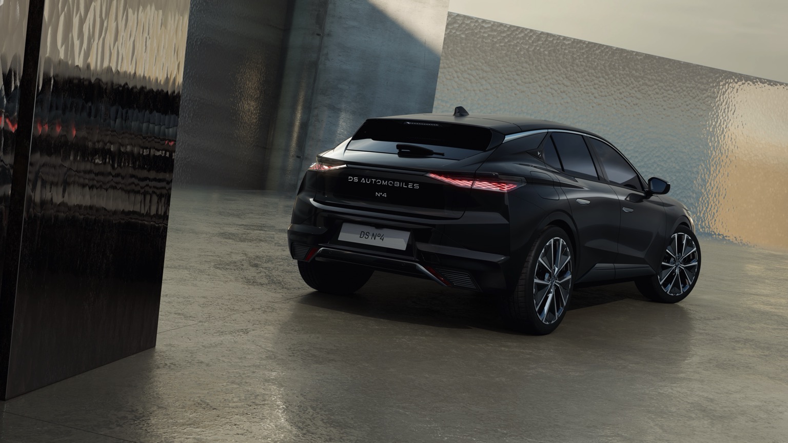 DS N°4 E-Tense (06-2025) gallery image