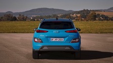 Hyundai Kona Electric 64 kWh (2021-2024) price and specifications - EV  Database