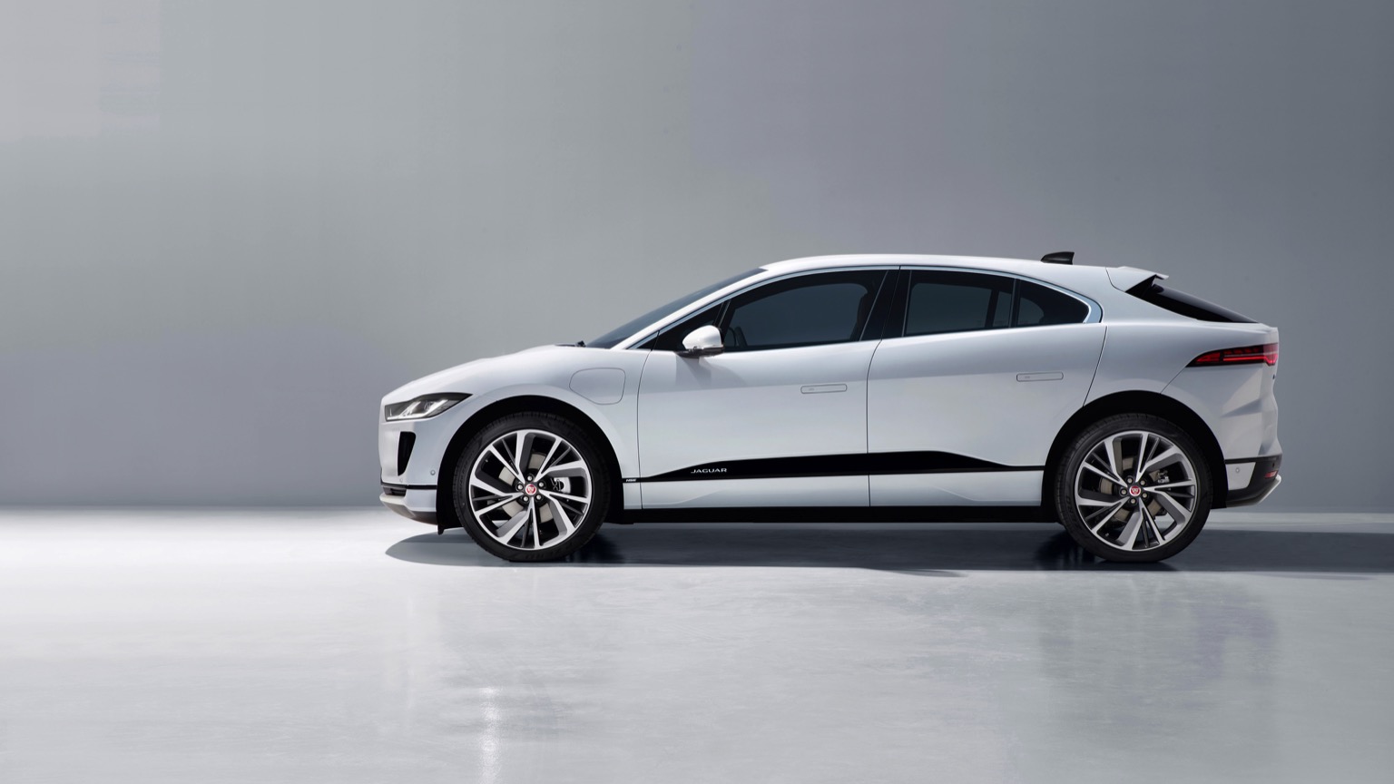 Jaguar I-Pace EV400 (2020-2023) price and specifications - EV Database