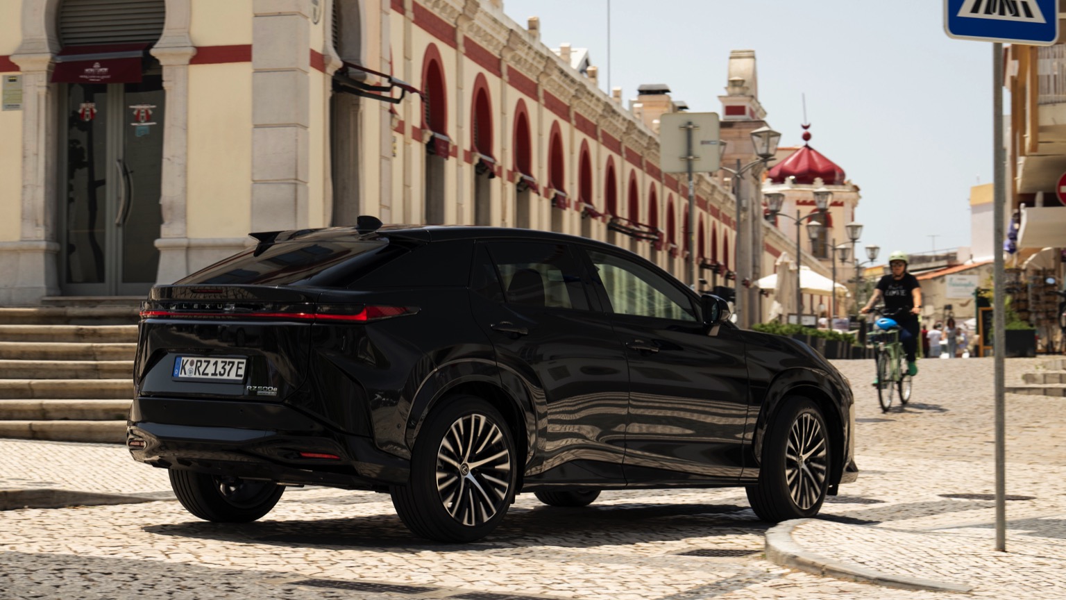 Lexus RZ 350e (10-2025) gallery image