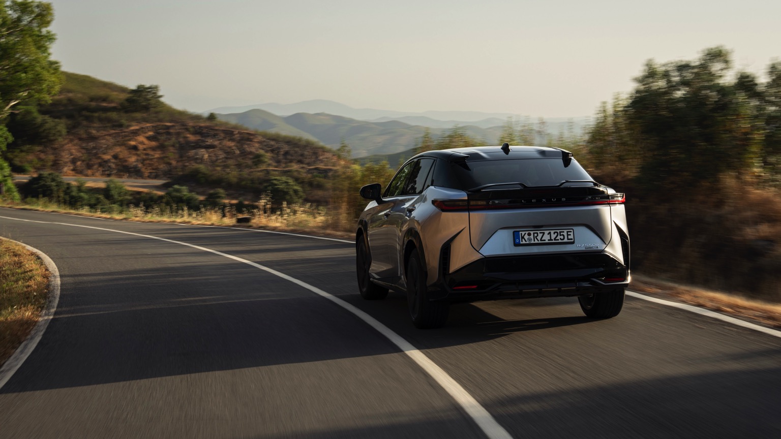 Lexus RZ 550e F SPORT (10-2025) gallery image