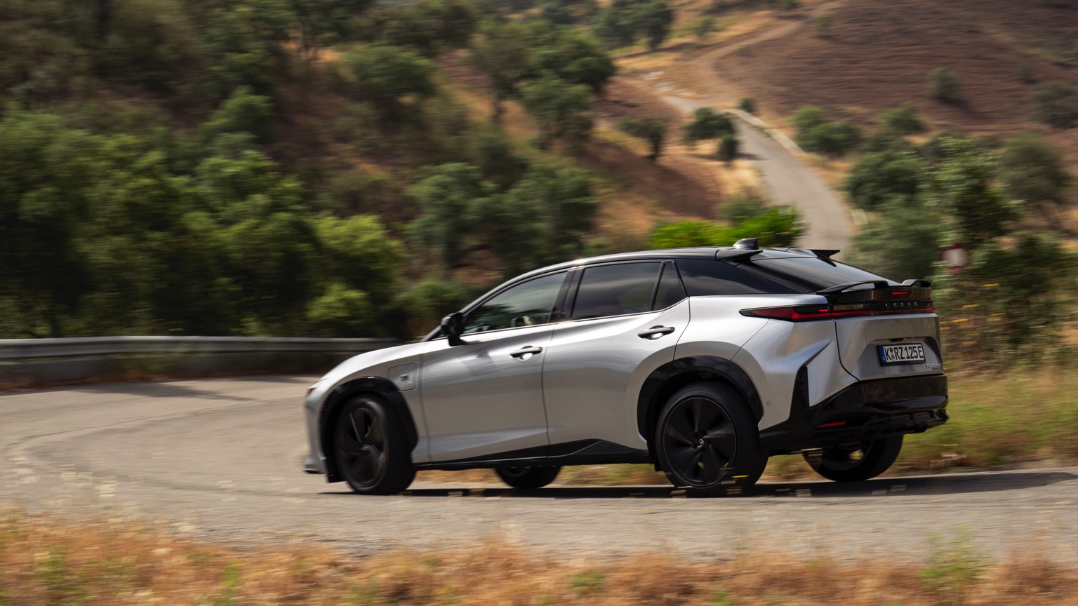 Lexus RZ 550e F SPORT (10-2025) gallery image