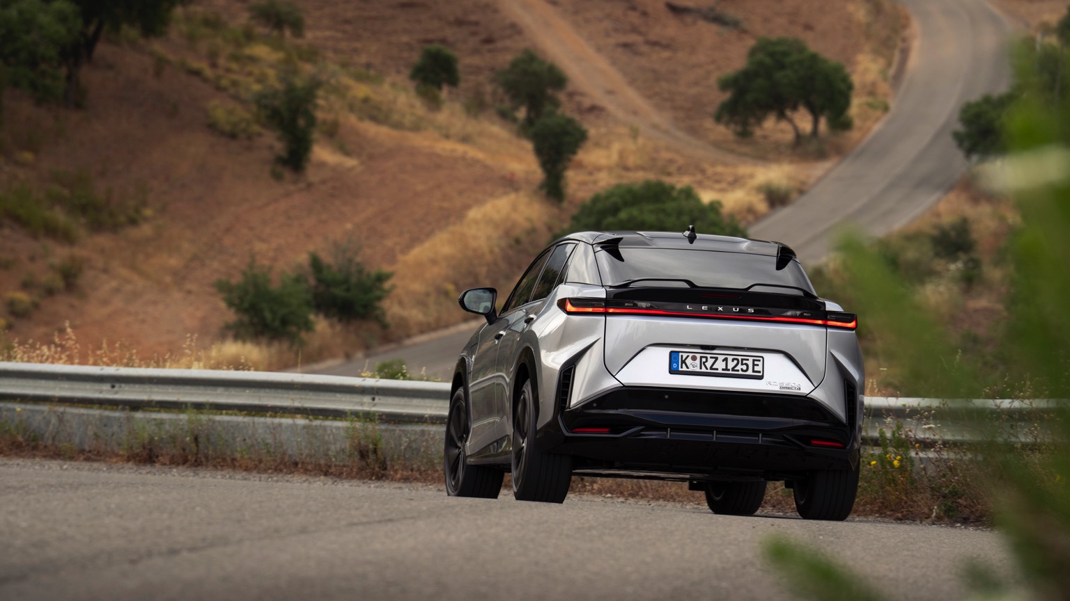 Lexus RZ 550e F SPORT (10-2025) gallery image
