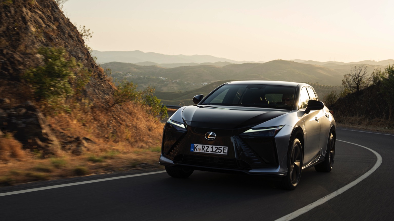 Lexus RZ 550e F SPORT (10-2025) gallery image