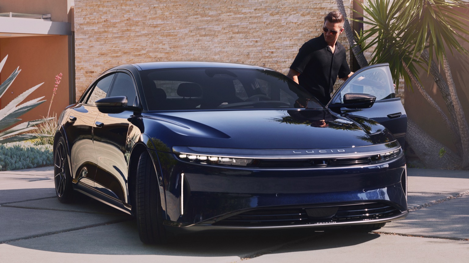 Lucid Air Sapphire (06-2025) gallery image