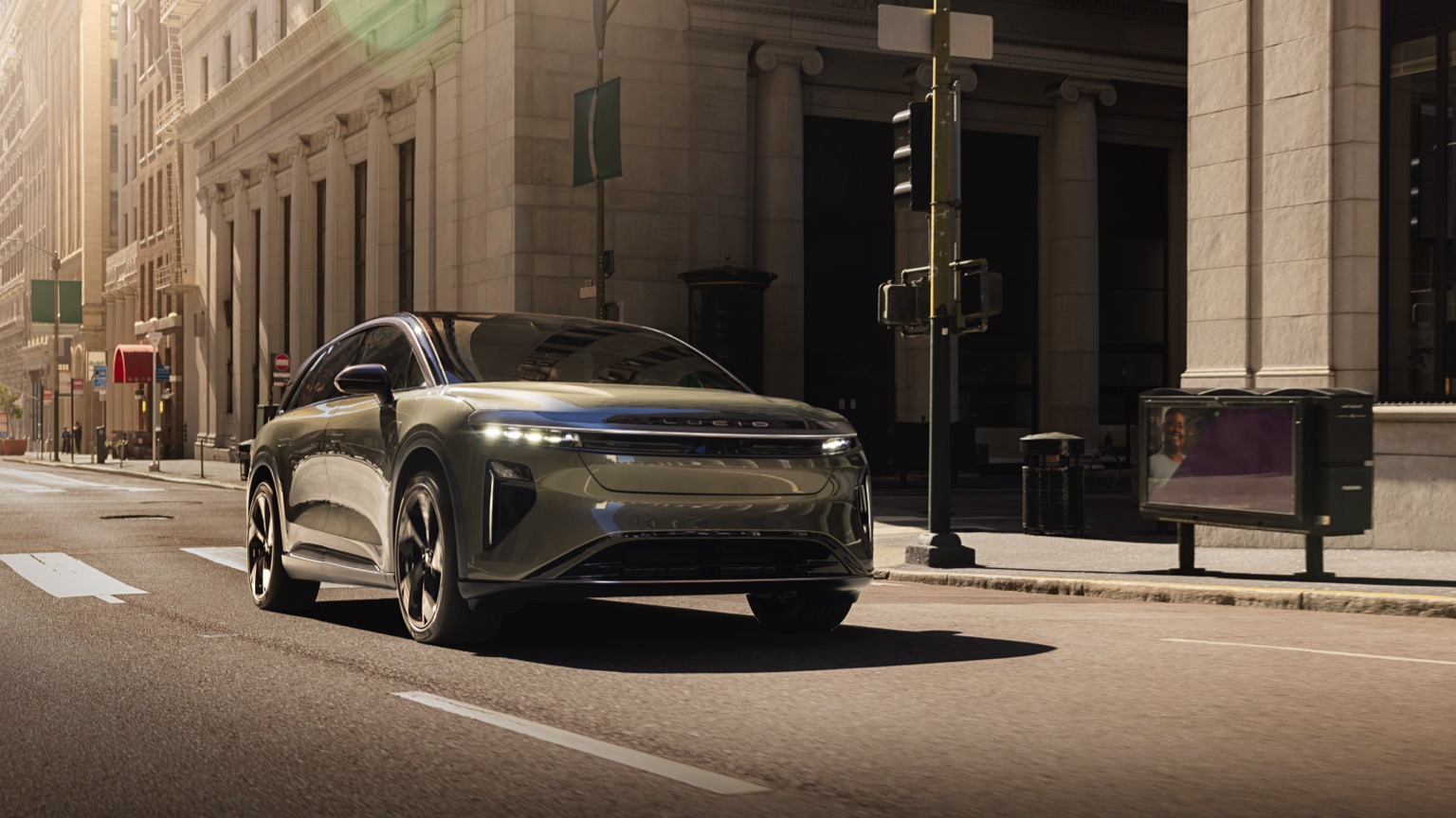Lucid Gravity Touring (09-2025) gallery image
