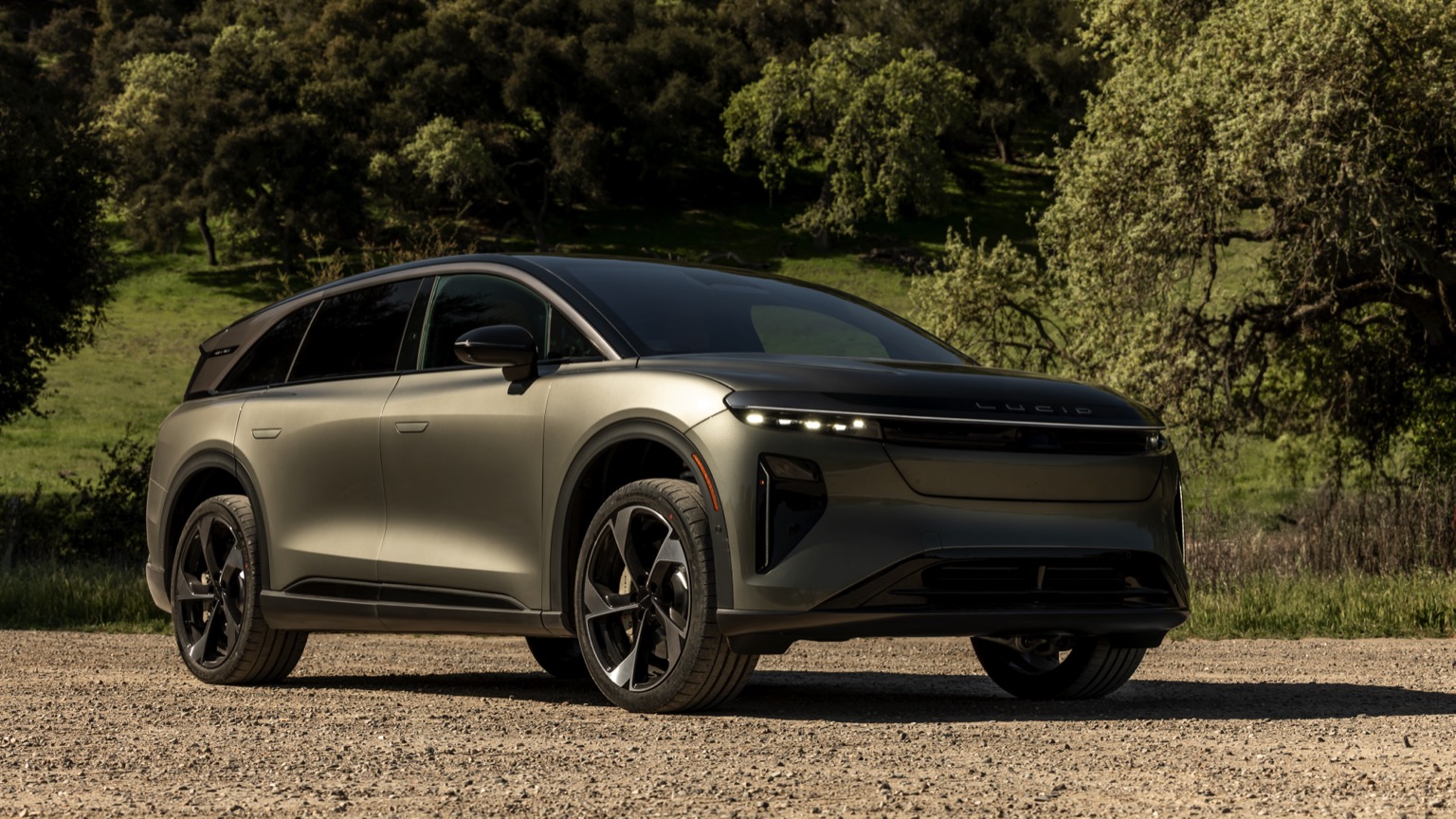 Lucid Gravity Touring (09-2025) gallery image