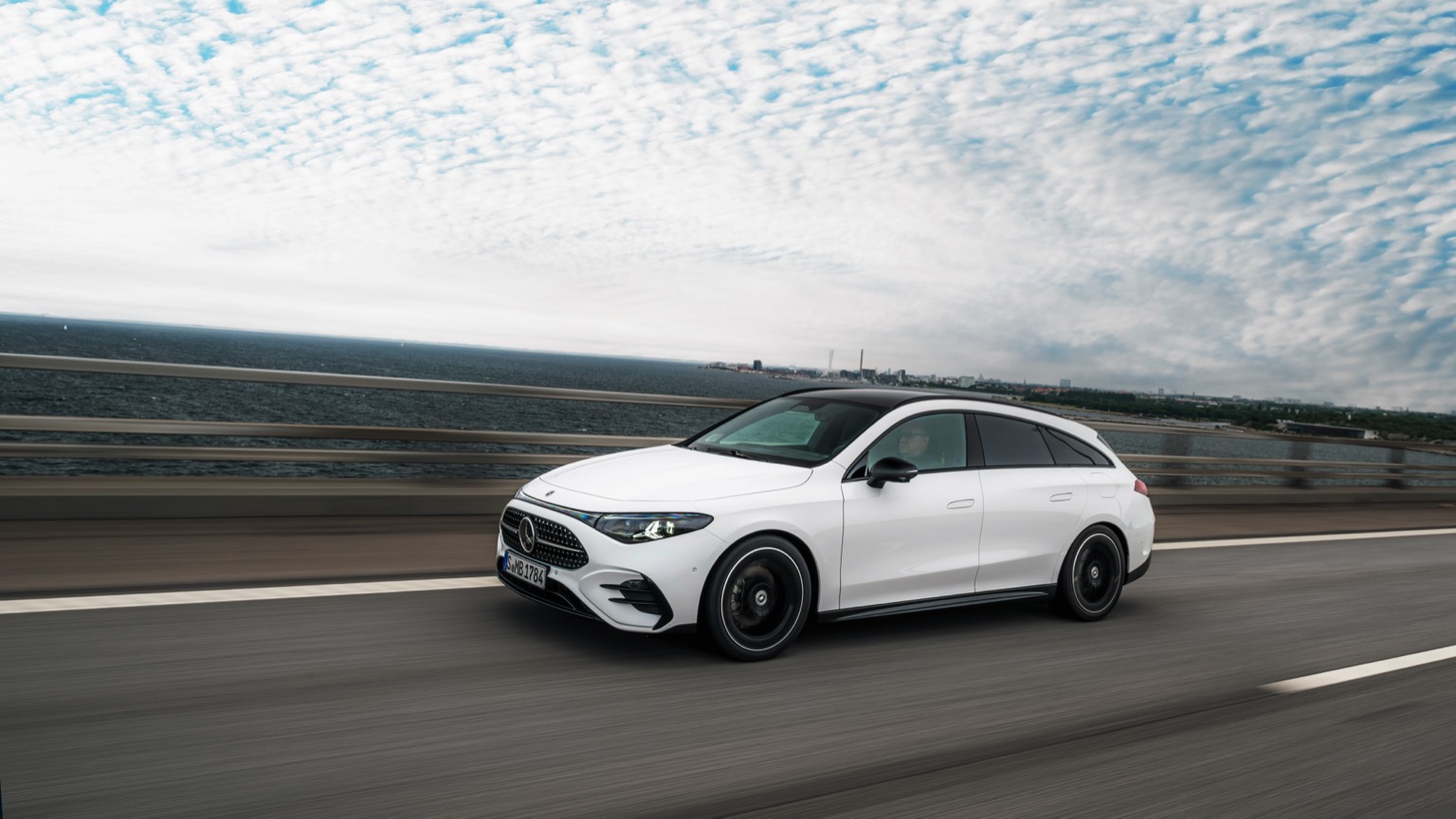 Mercedes-Benz CLA Shooting Brake 250+ (11-2025) gallery image