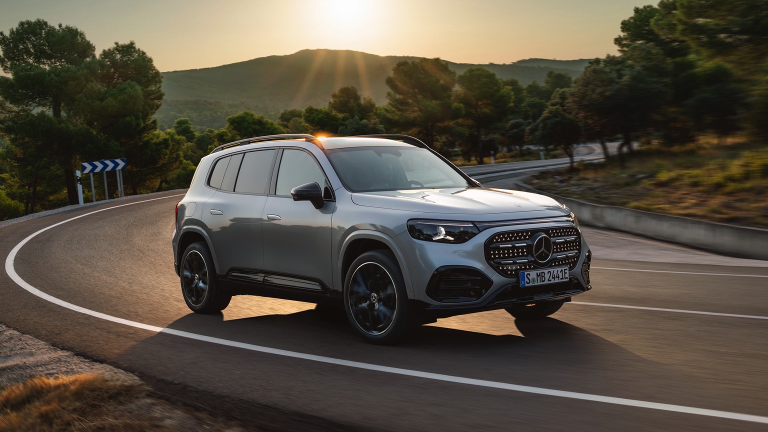 Mercedes-Benz GLB 250+ (12-2025) gallery image