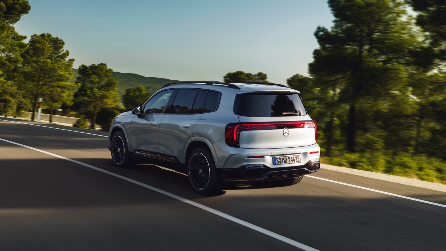 Mercedes-Benz GLB 250+ (12-2025) gallery image