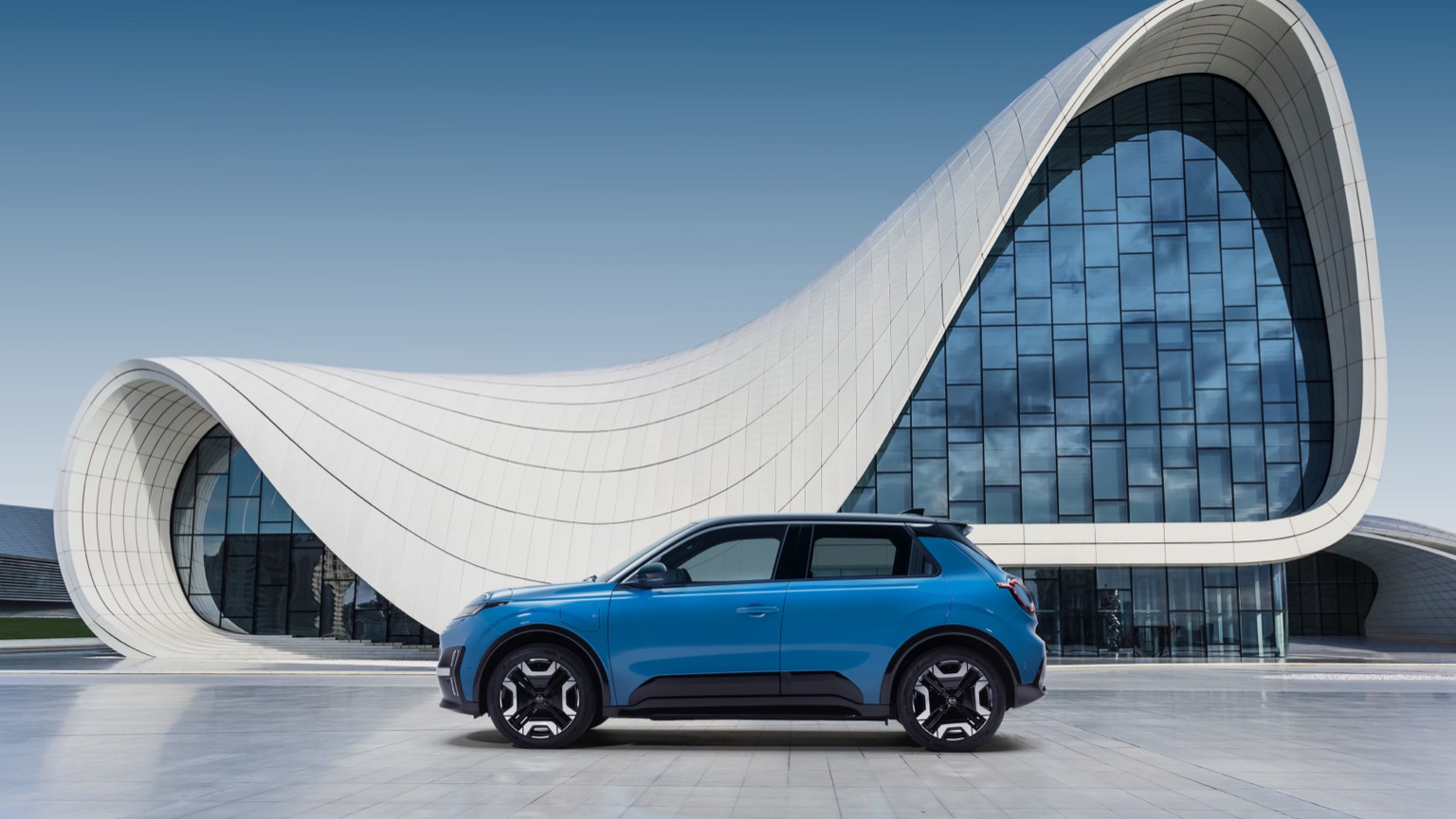Nissan Micra Extended Range 52 kWh (10-2025) gallery image