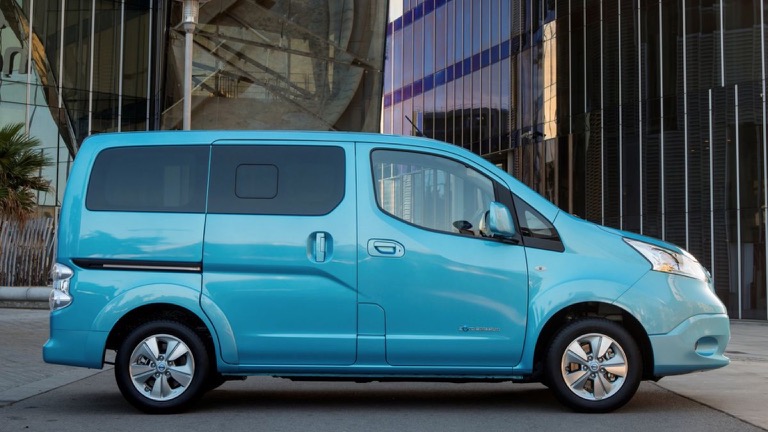 Nissan e-NV200 Combi (2014-2018) price and specifications - EV Database