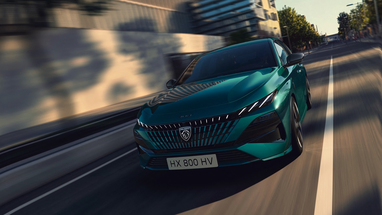 Peugeot e-308 58 kWh (10-2025) gallery image