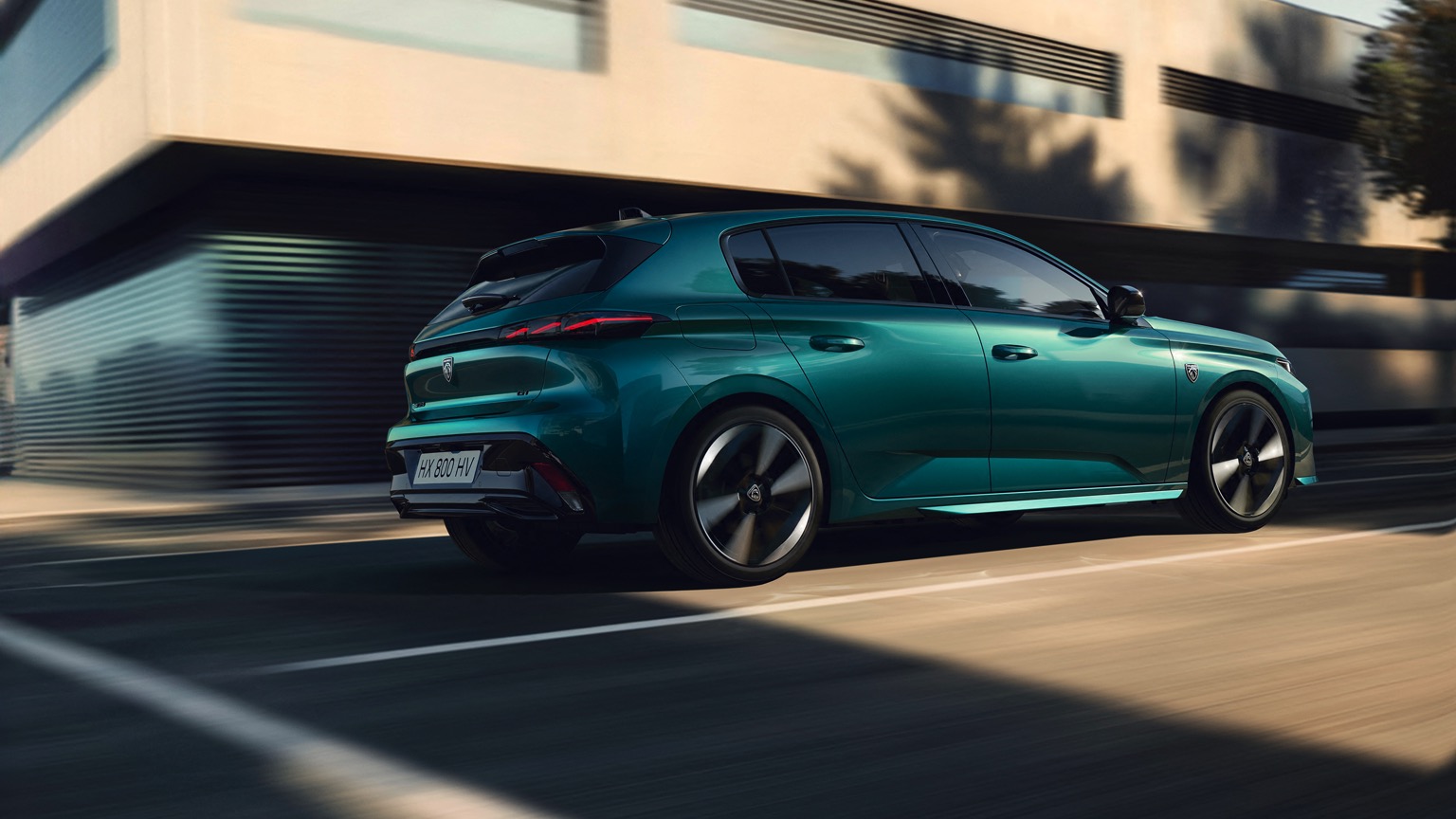 Peugeot e-308 58 kWh (10-2025) gallery image