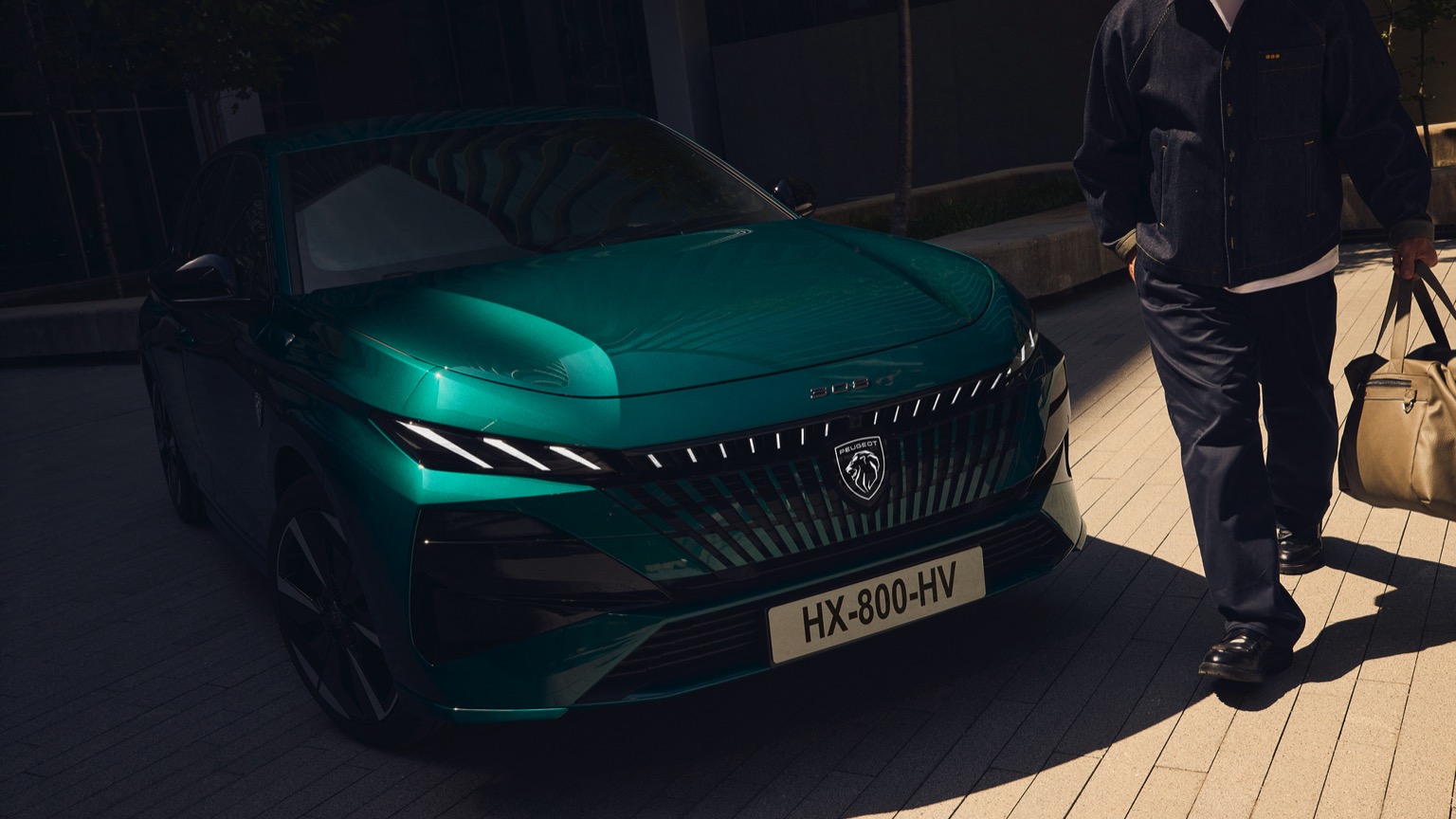 Peugeot e-308 58 kWh (10-2025) gallery image