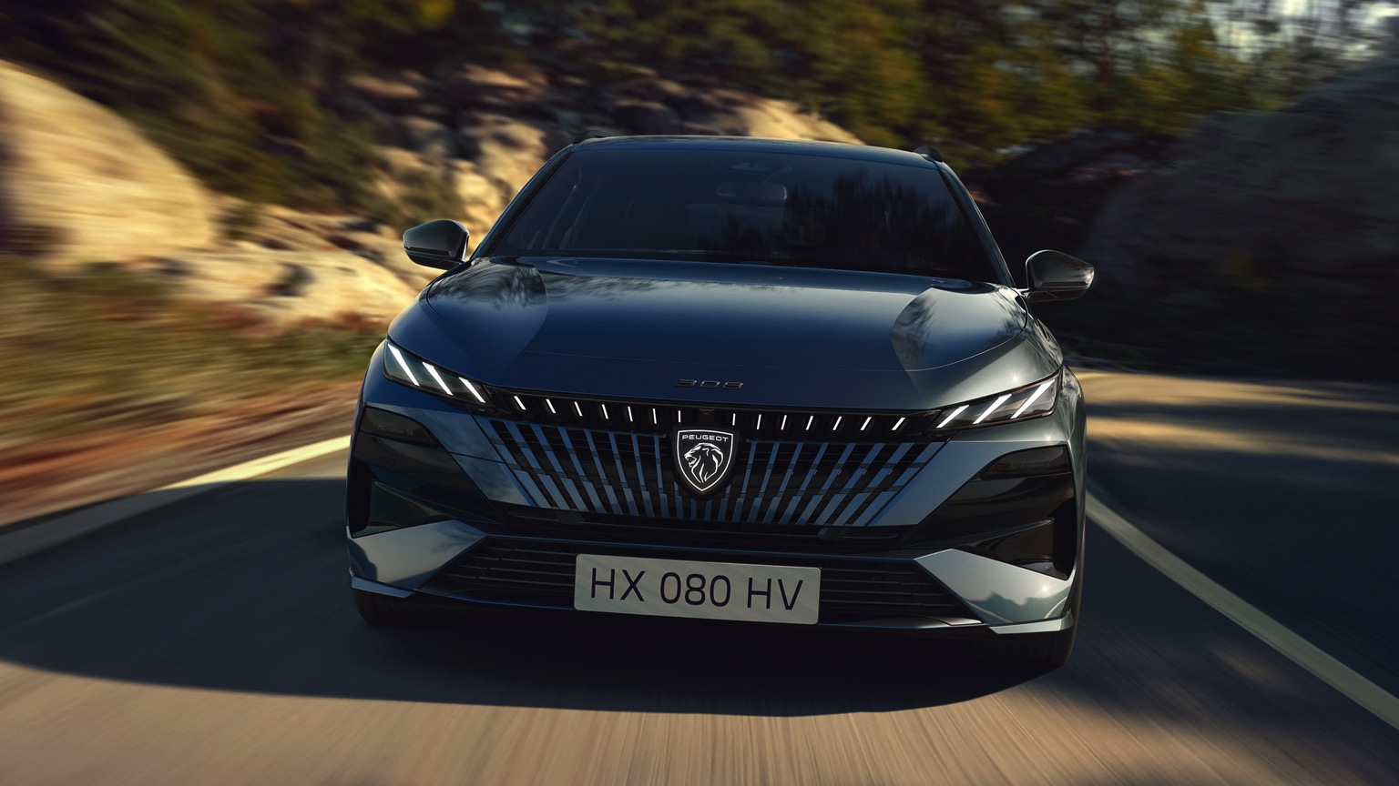 Peugeot e-308 SW 58 kWh (10-2025) gallery image