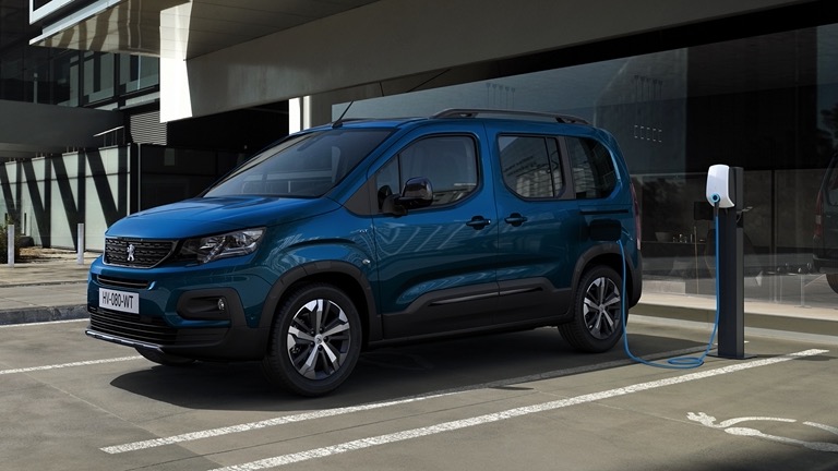 Peugeot e-Rifter Standard 50 kWh (2021-2024) price and specifications - EV  Database