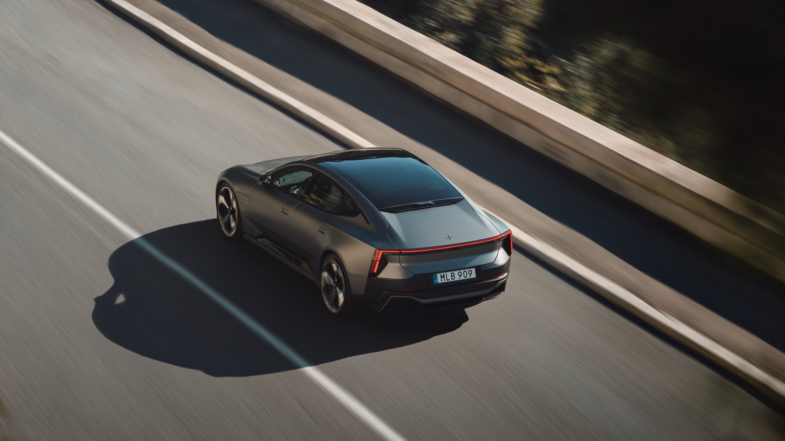 Polestar 5 Performance (09-2025) gallery image
