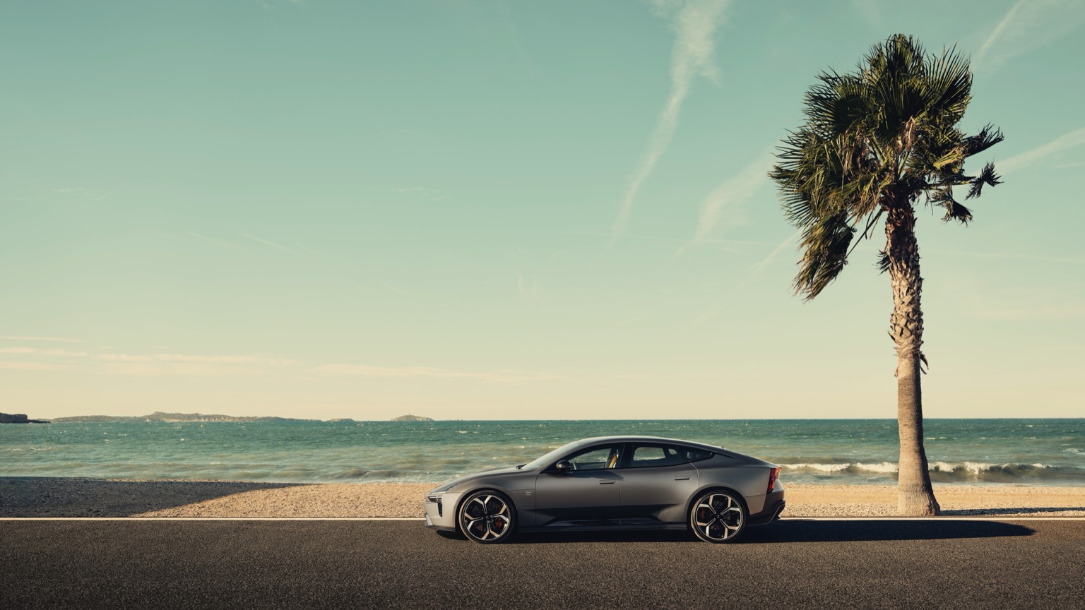 Polestar 5 Performance (09-2025) gallery image
