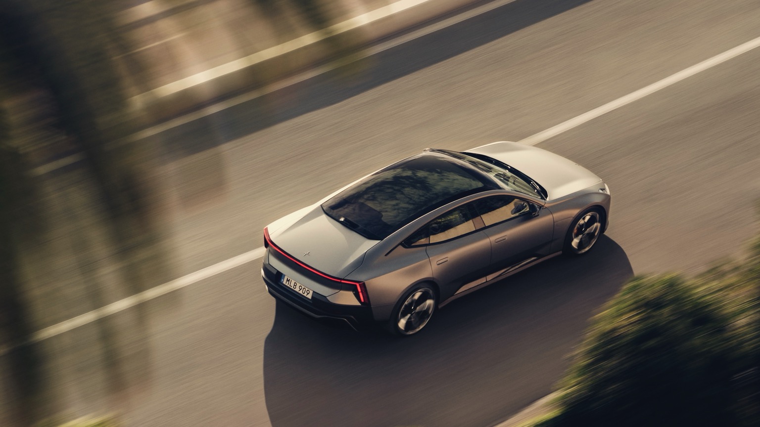Polestar 5 Performance (09-2025) gallery image