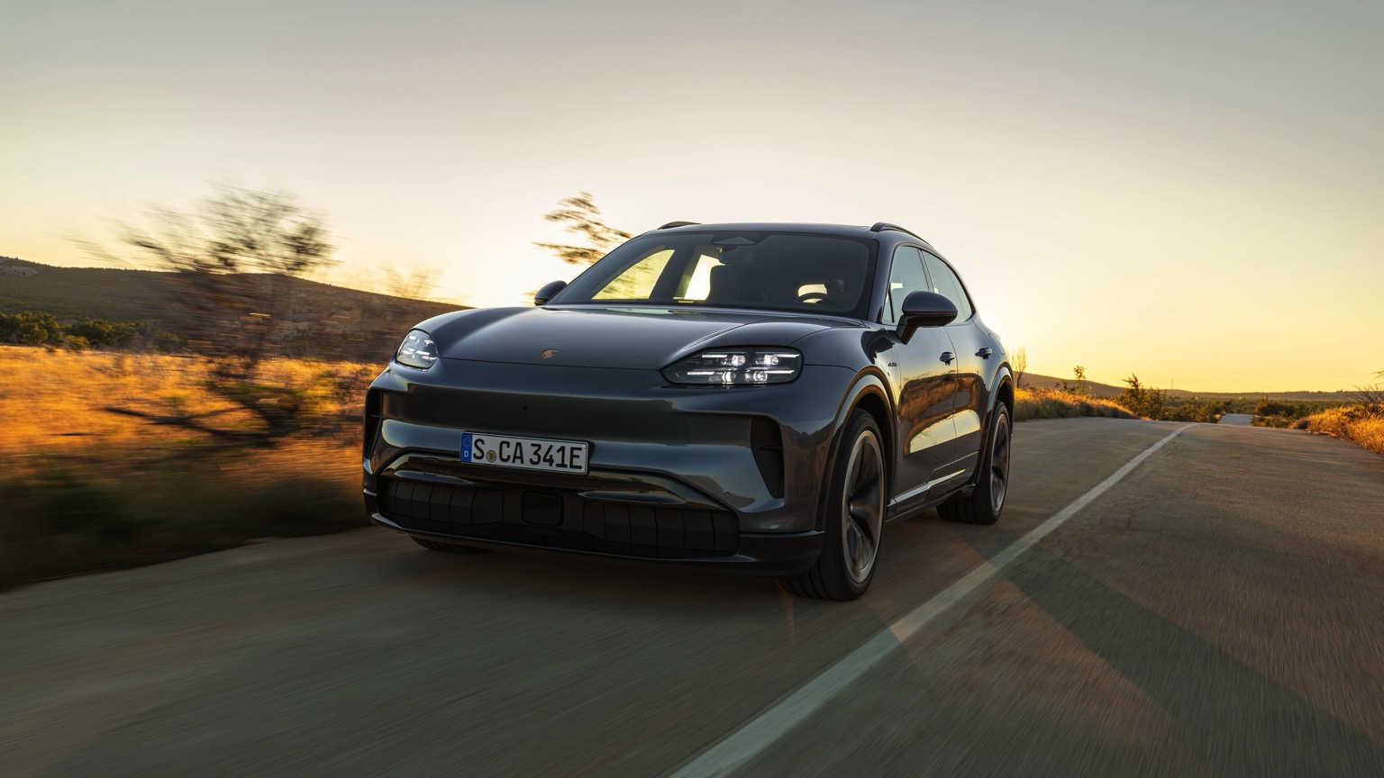 Porsche Cayenne Electric (11-2025) gallery image