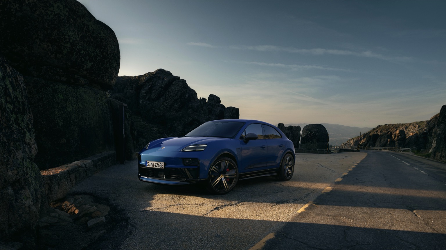 Porsche Macan GTS Electric (10-2025) gallery image