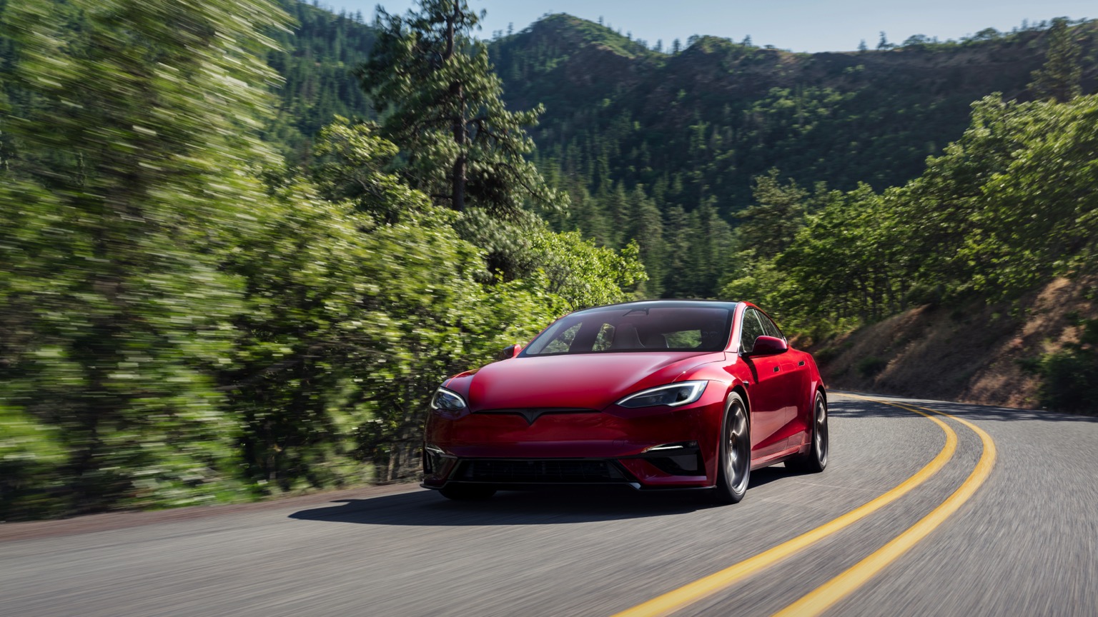 Tesla Model S AWD (10-2025) gallery image