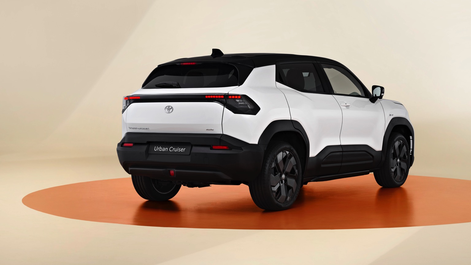 Toyota Urban Cruiser 61.1 kWh (05-2025) gallery image