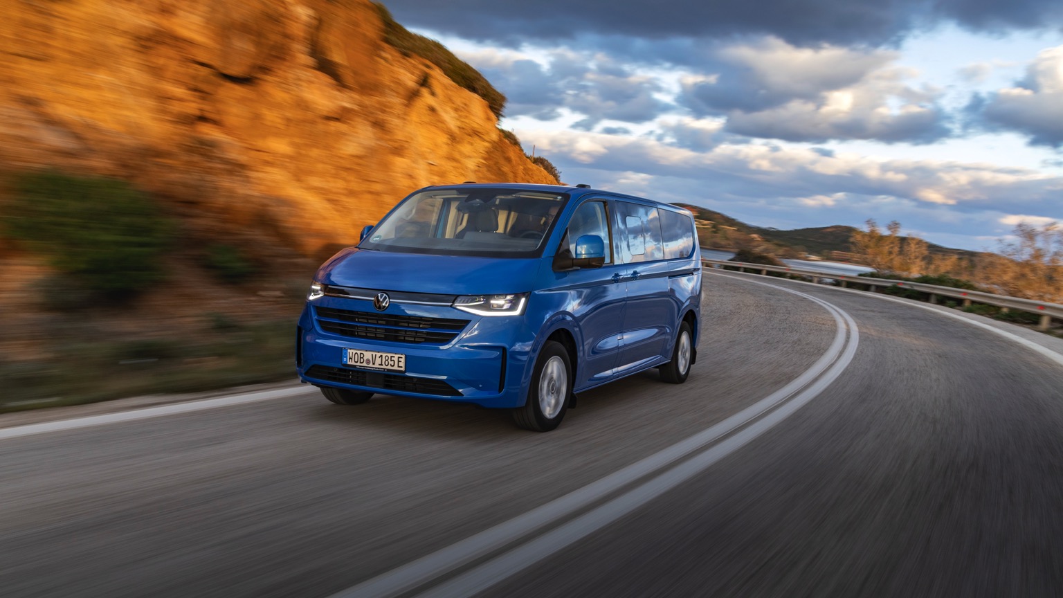 Volkswagen e-Caravelle L1 160 kW 64 kWh (03-2025) gallery image