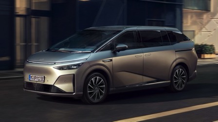 XPENG X9 FWD Standard Range 2026